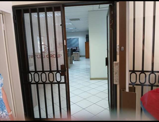 BUSINESS PROPERTY TO RENT IN RUIMSIG